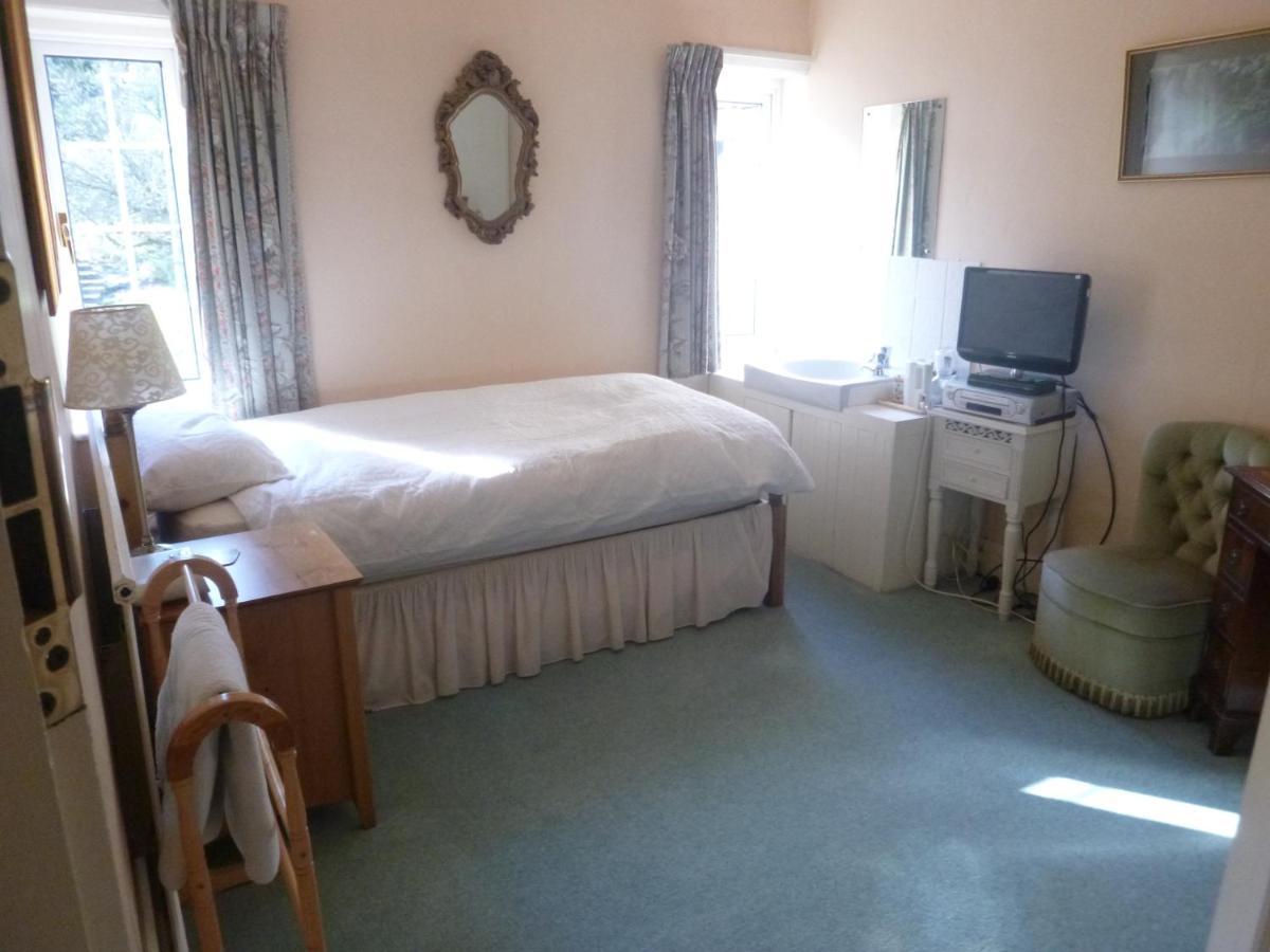 Chart House Bed And Breakfast Dorking Exteriér fotografie