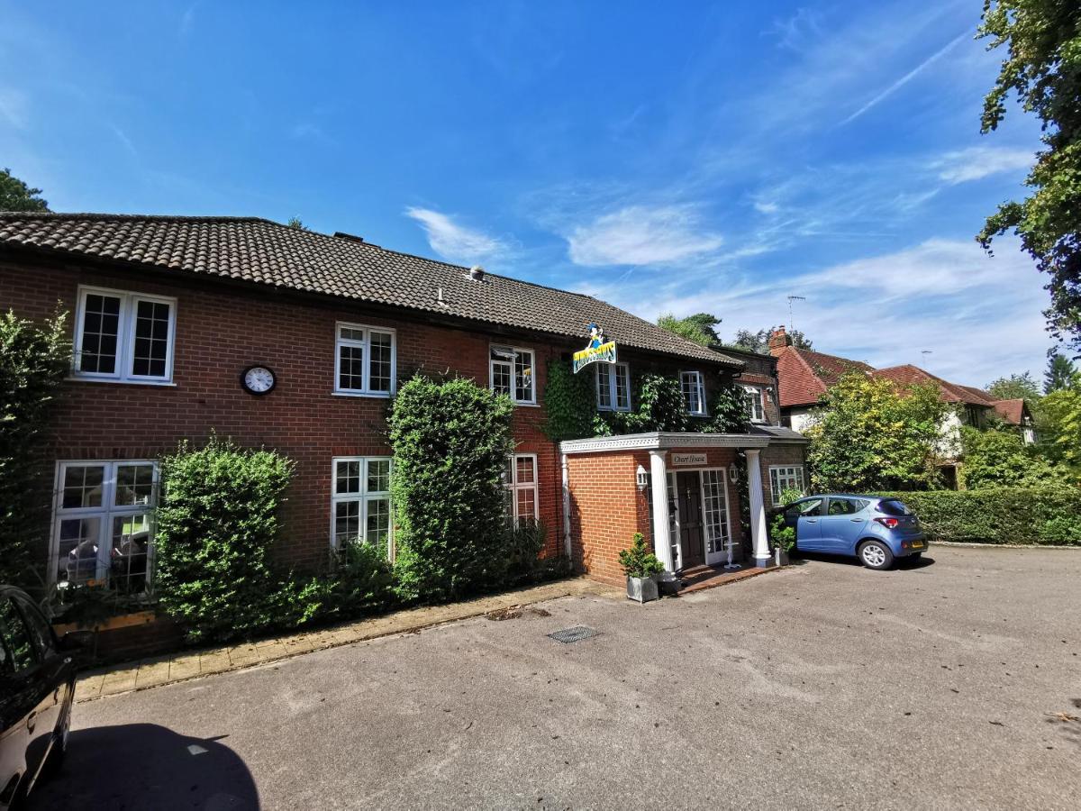 Chart House Bed And Breakfast Dorking Exteriér fotografie
