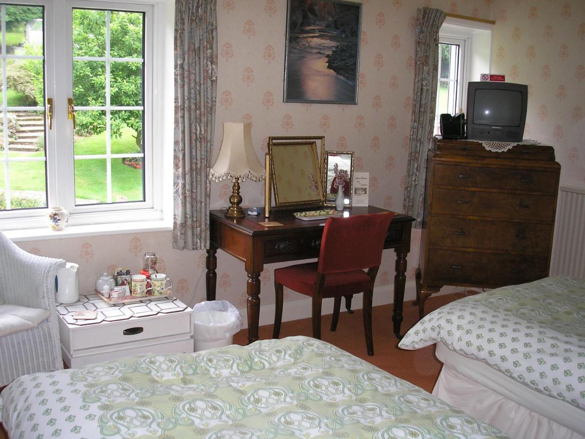 Chart House Bed And Breakfast Dorking Exteriér fotografie