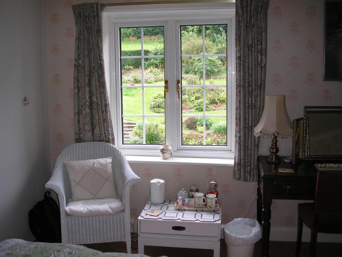 Chart House Bed And Breakfast Dorking Exteriér fotografie